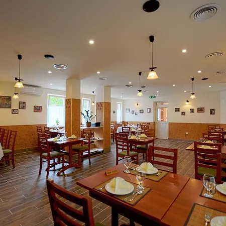 Casablanca And Restaurant 2* Debrecen