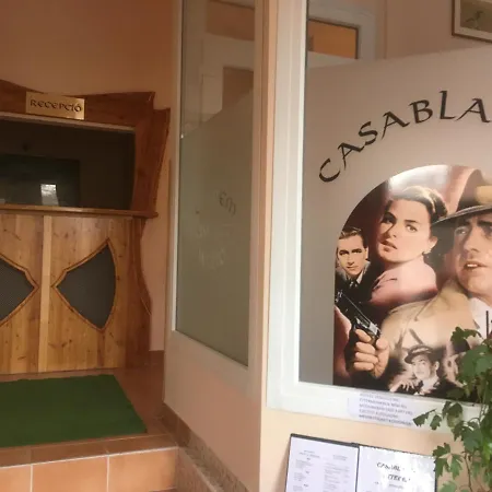 Casablanca And Restaurant Couette-café